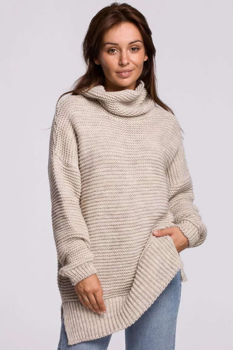 CM5524 Sweter oversize z golfem - beżowy