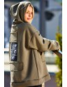 Bluza damska z ozdobnymi naszywkami - khaki