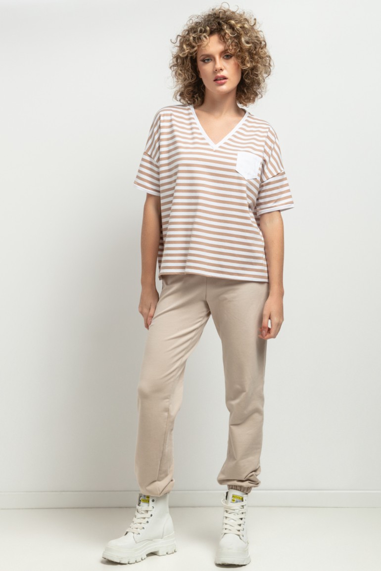 CM7764 Luźny t-shirt z dekoltem V - biało-beżowy