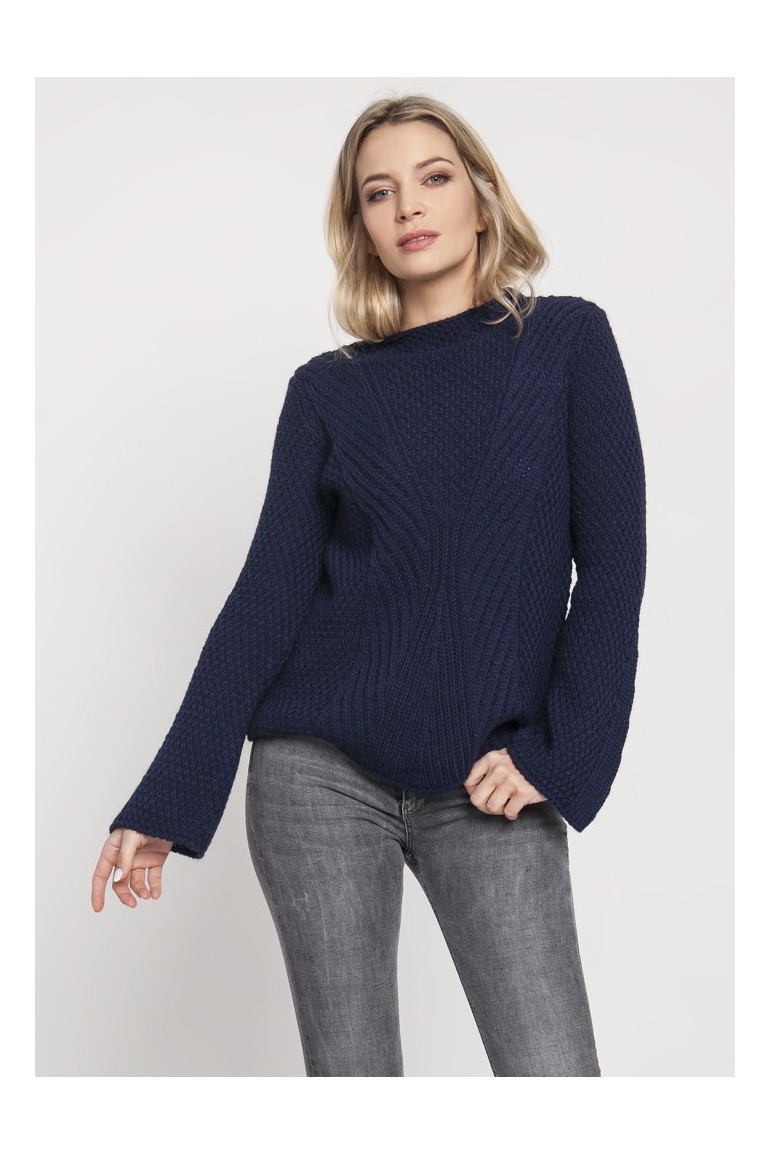 CM4672 Kobiecy sweter z rozszerzanymi rękawami - granatowy