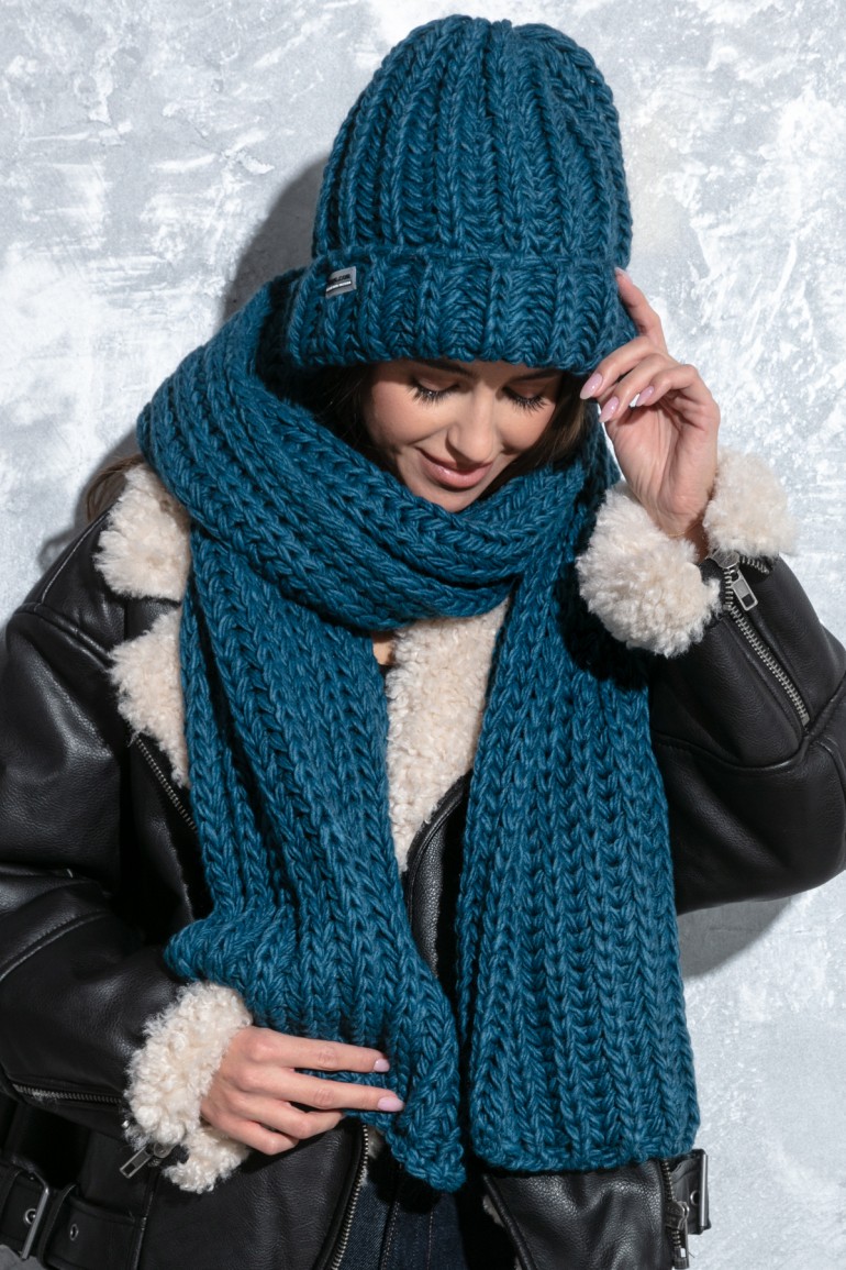 CM9601 Długi szal o grubym splocie chunky knit - niebieski