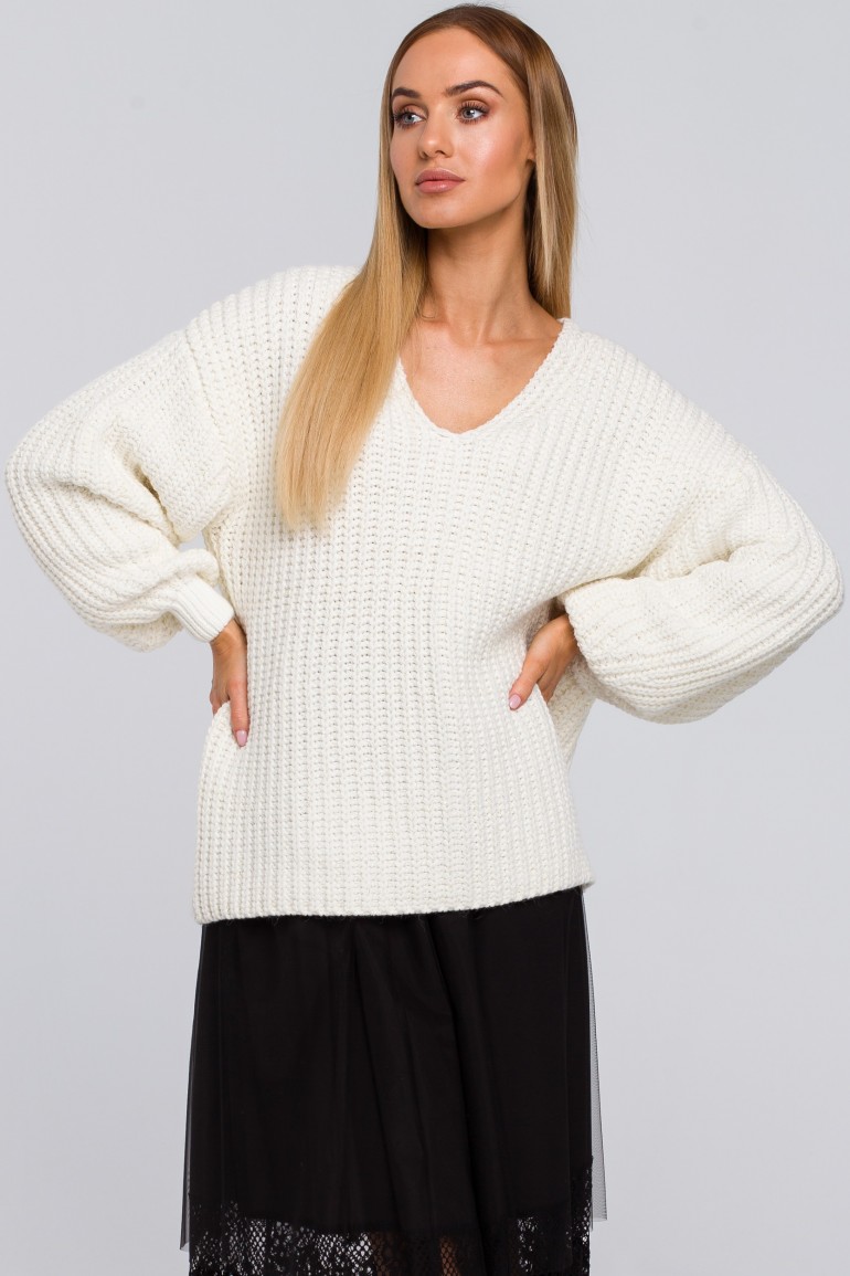 CM4804 Luźny sweter z dekoltem w serek - ecru