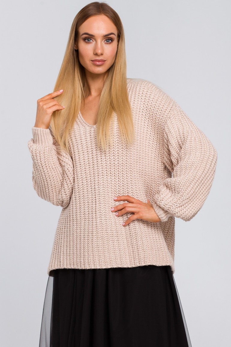 CM4804 Luźny sweter z dekoltem w serek - pudrowy