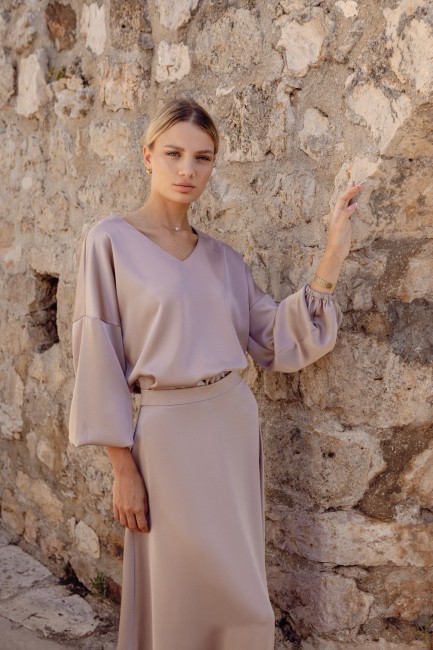 DM1435 Satynowa bluzka z...