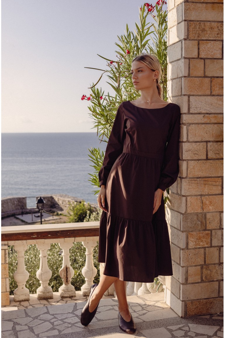 DM1432 Rozkloszowana sukienka midi z falbaną - czekoladowa