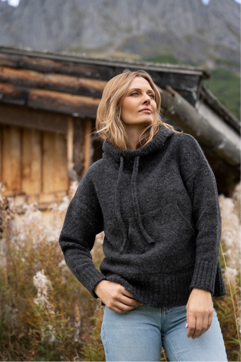 DM1528 Sweter z kapturem i kieszenią typu kangurek - grafitowy