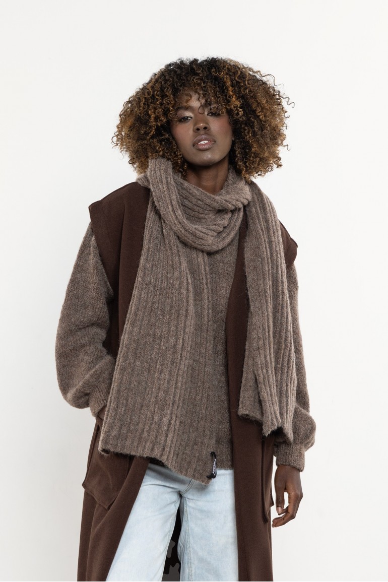 DM1531 Długi szalik z domieszką moheru - karmelowy