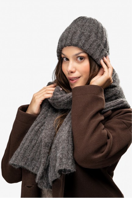 Czapka prążkowana z domieszką moheru - taupe