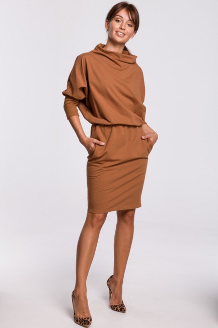 CM5409 Dopasowana sukienka...