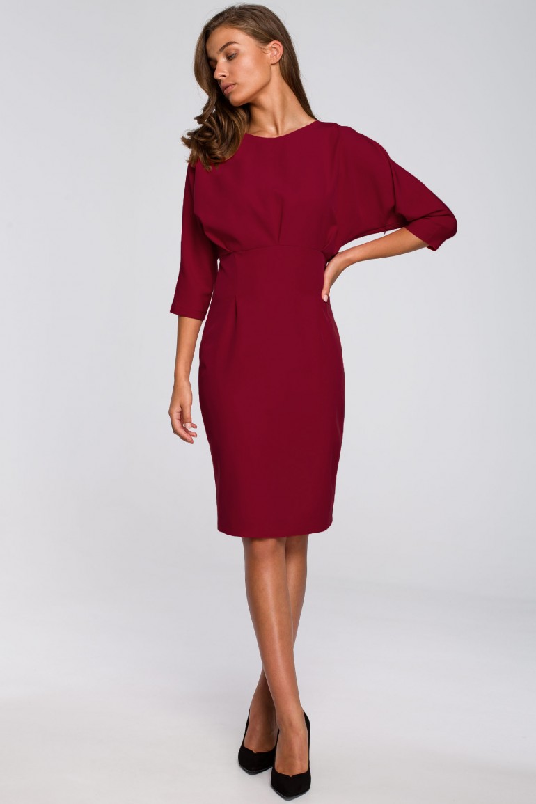 CM5586 Sukienka z zaszewkami i rękawami kimono - bordowa