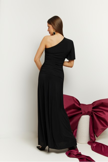 Sukienka maxi na jedno ramię - czarna