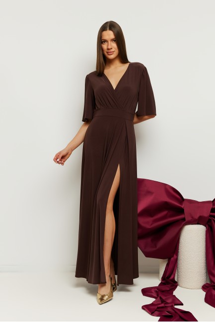 Sukienka wieczorowa z wysokim rozcięciem na nogę - brązowa DM1543 Sukienka wieczorowa...