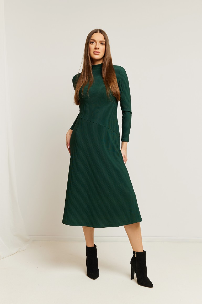 DM1550 Prążkowana sukienka midi z rozkloszowanym dołem - zielona