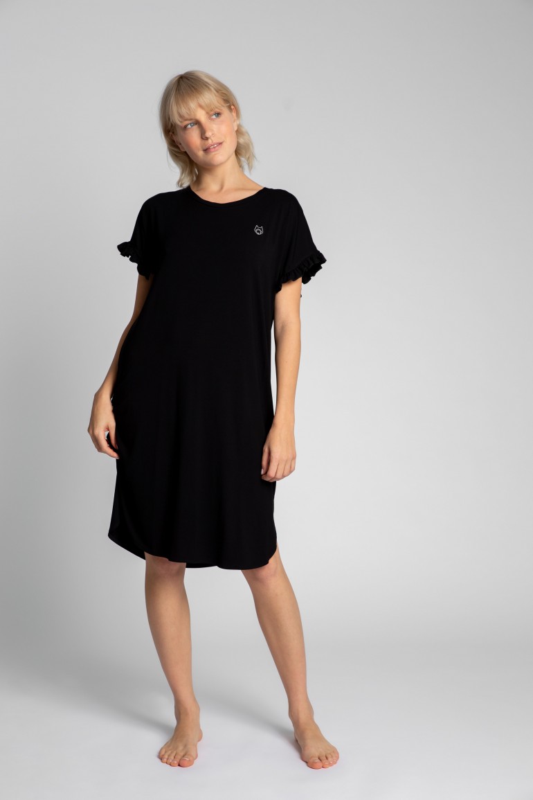 CM5724 Koszula nocna z falbankami - czarna