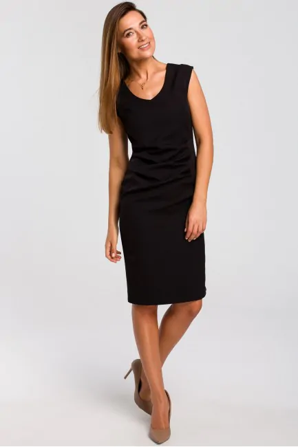 CM4636 Sukienka z dekoltem...