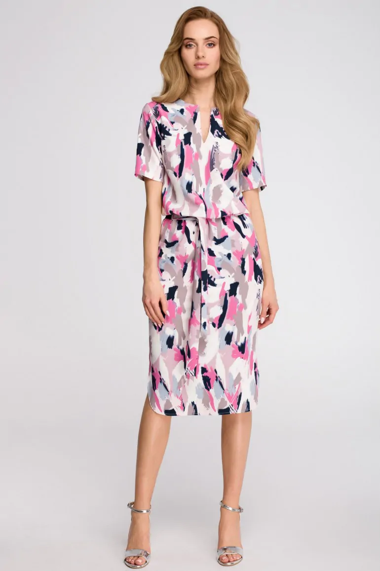 CM3630 Sukienka z paskiem i dołem na półokrągło - model 1