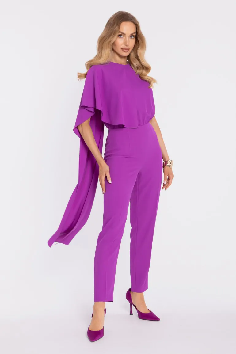 DM1669 Kombinezon z asymetryczną peleryną i podkreśloną talią - lawendowy