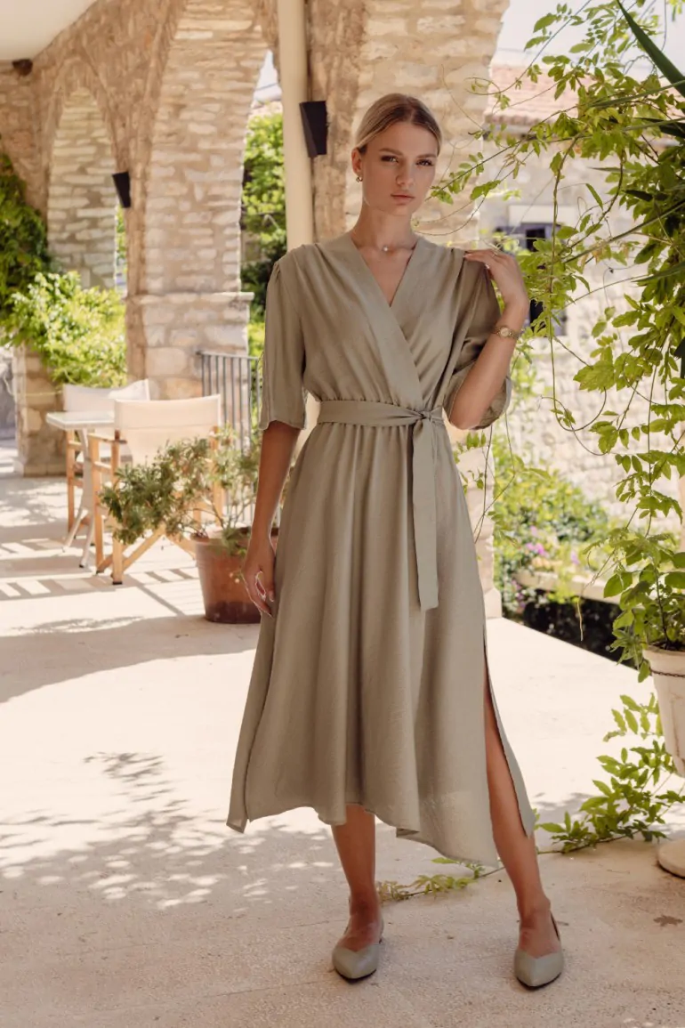 DM1570 Sukienka kopertowa z wiązaniem w talii - szałwiowa