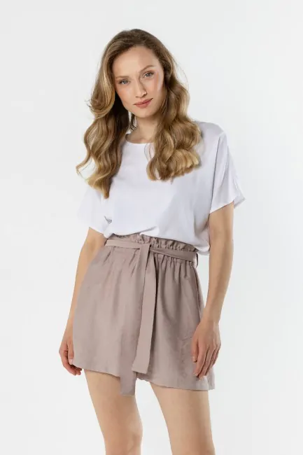 DM1574 Szorty z wysokim...