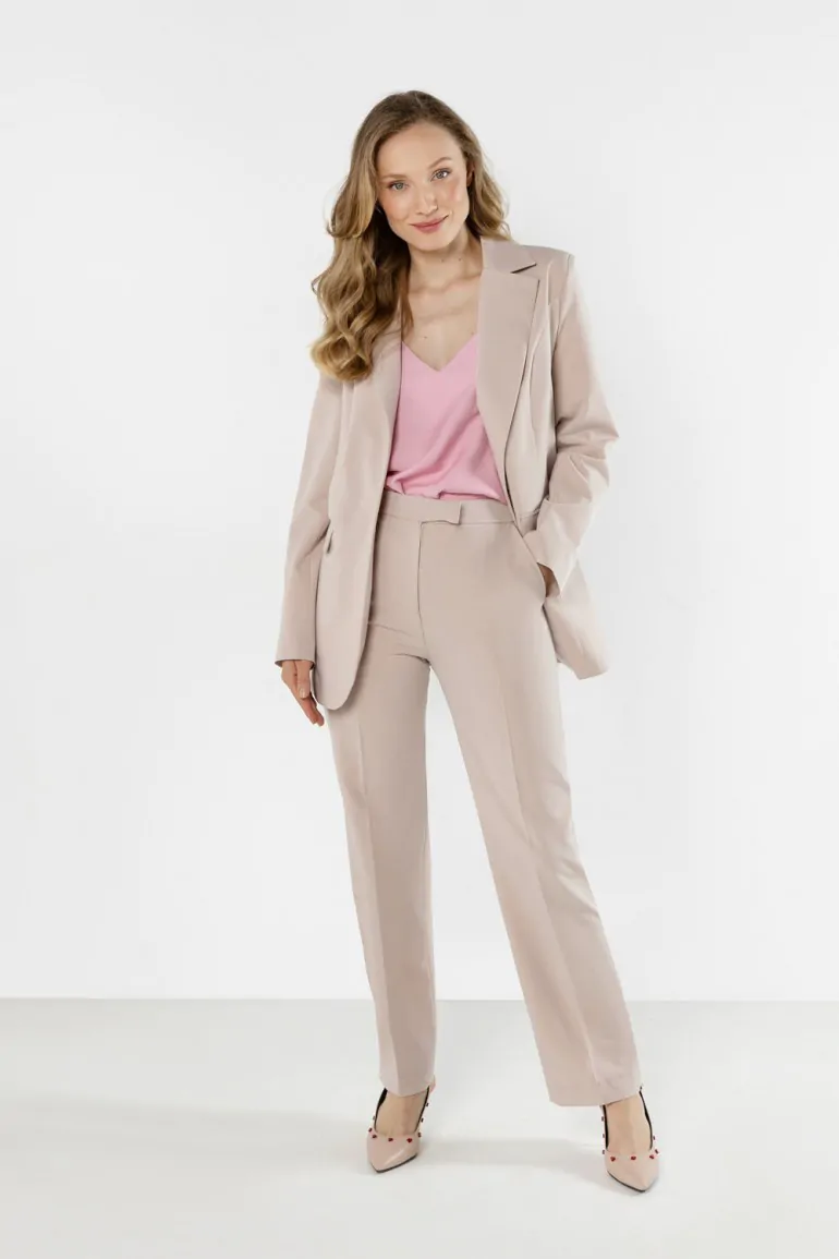 DM1576 Elegancka marynarka damska zapinana na guzik - beżowa