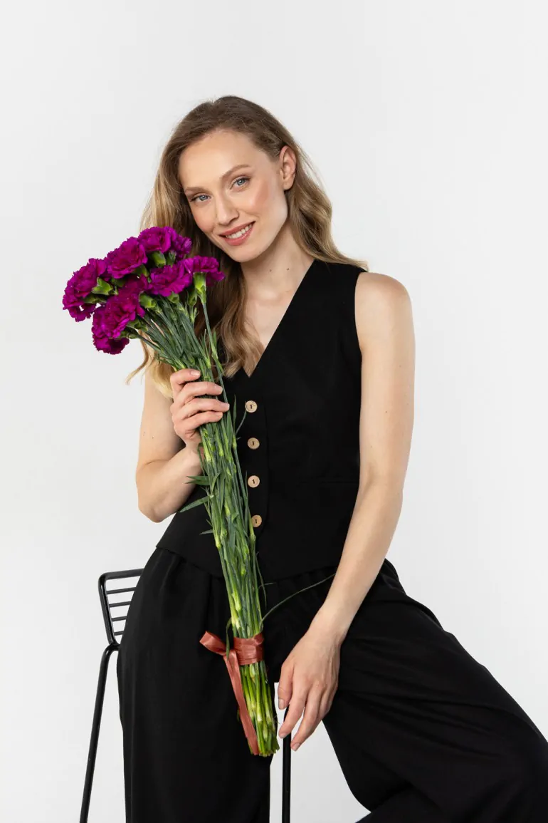 DM1584 Lniana kamizelka damska zapinana na guziki - czarna