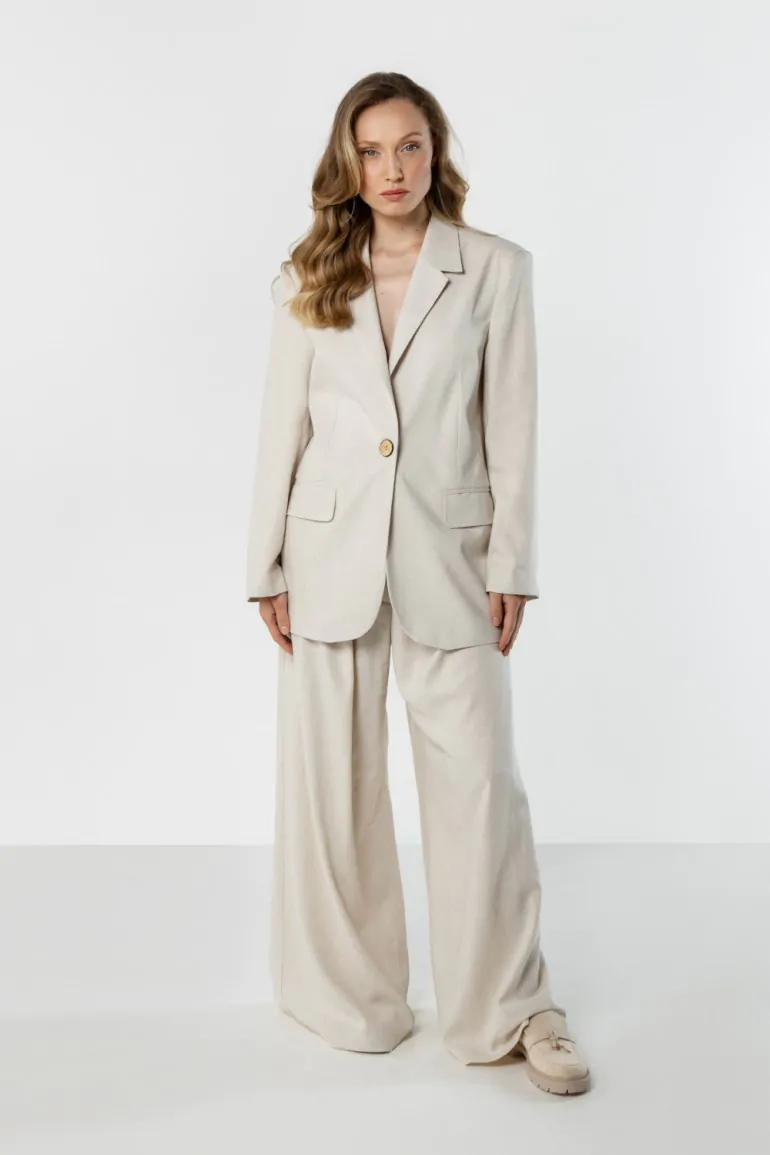 DM1585 Lniana marynarka damska zapinana na guzik - jasnobeżowa