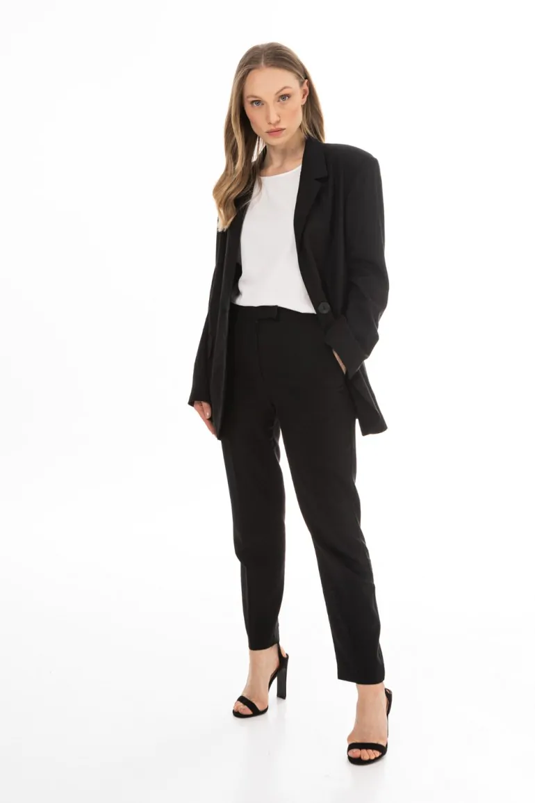 DM1585 Lniana marynarka damska zapinana na guzik - czarna