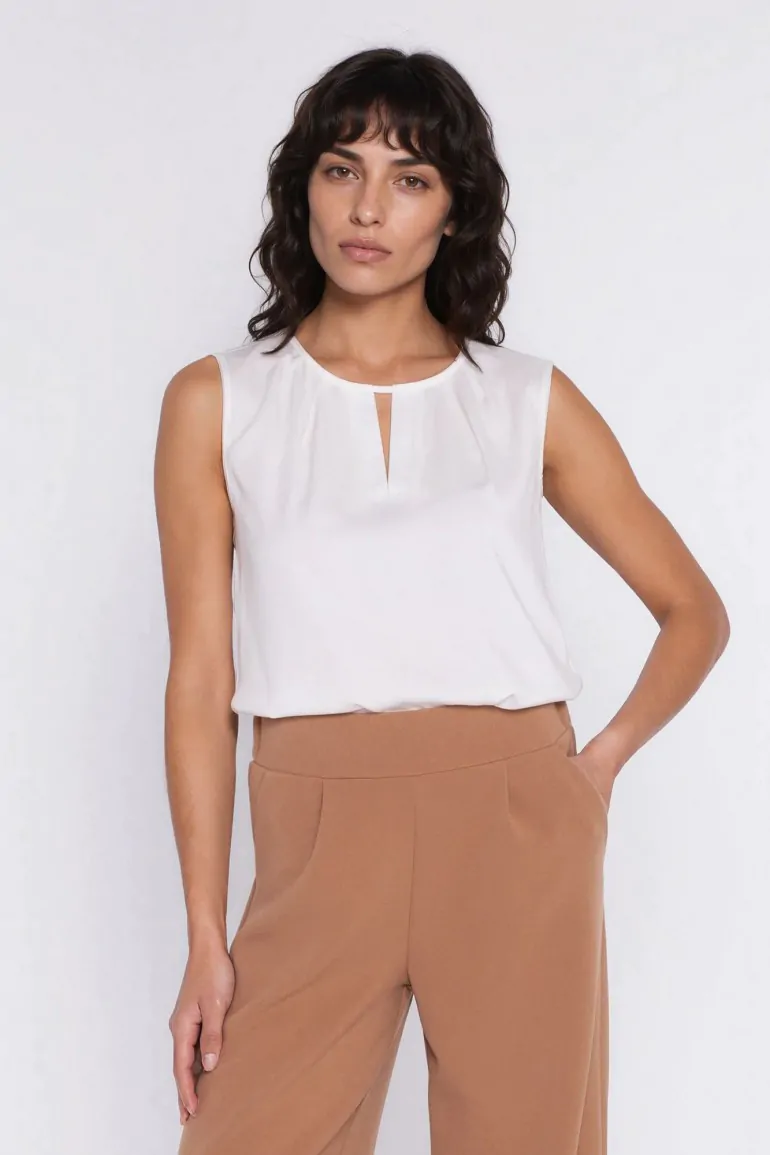 DM1588 Bluzka bez rękawów z ozdobnym dekoltem - ecru