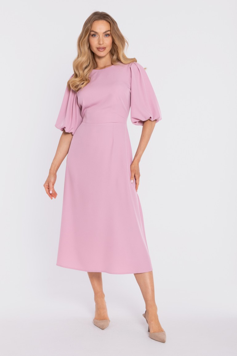 DM1726 Elegancka sukienka midi z bufiastymi rękawami - pudrowa