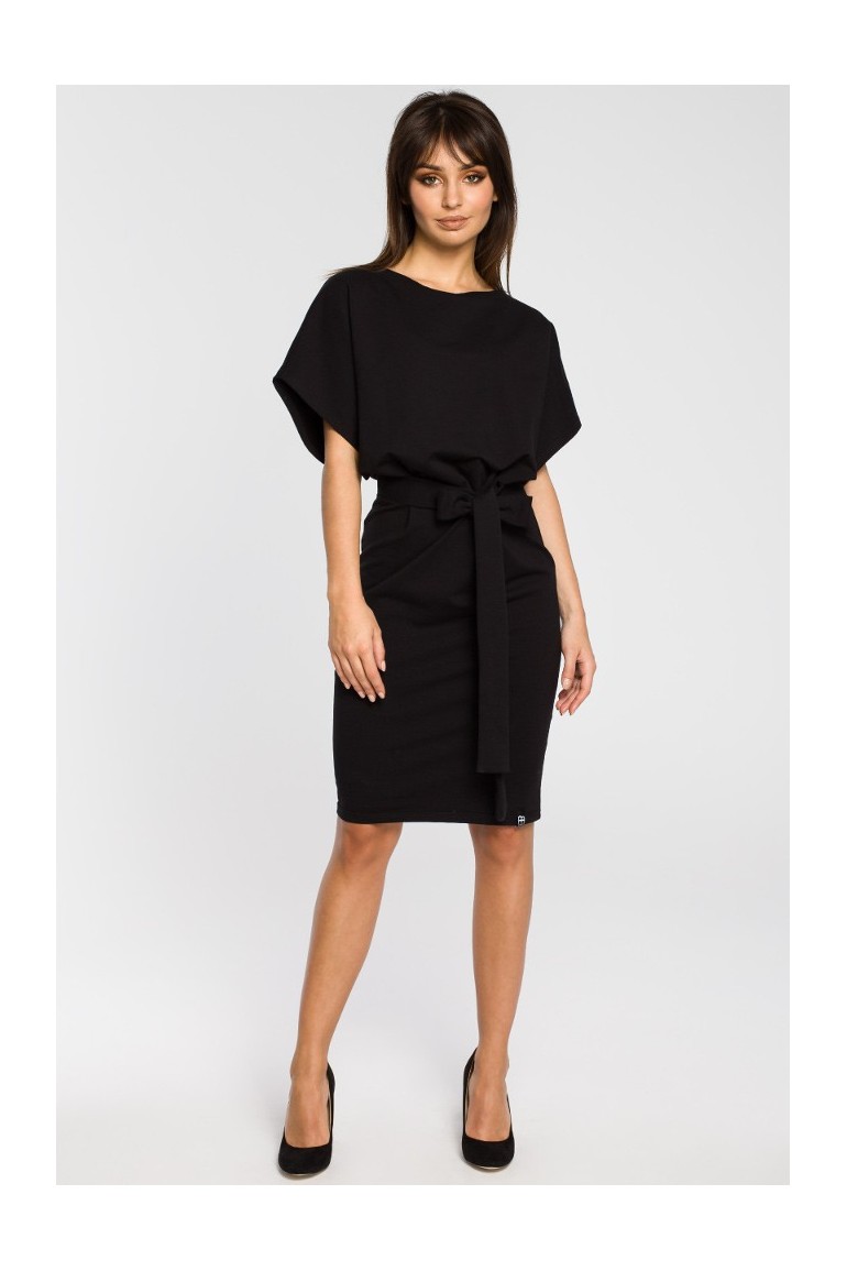 CM3441 Sukienka z paskiem i rękawami kimono - czarna