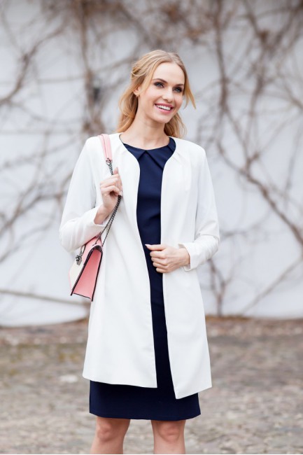 Długi niezapinany żakiet - ecru CM2666 Długi niezapinany...