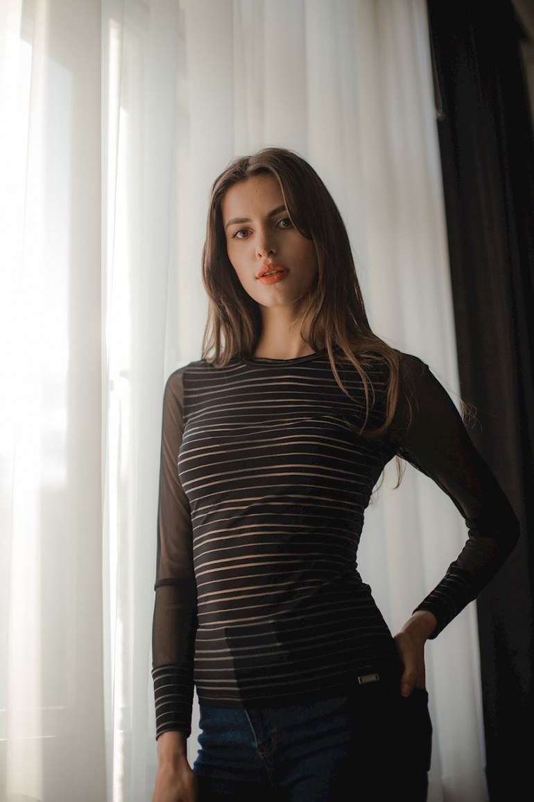 CM5295 Dopasowana bluzka z długim rękawem z siatki - wzór 116