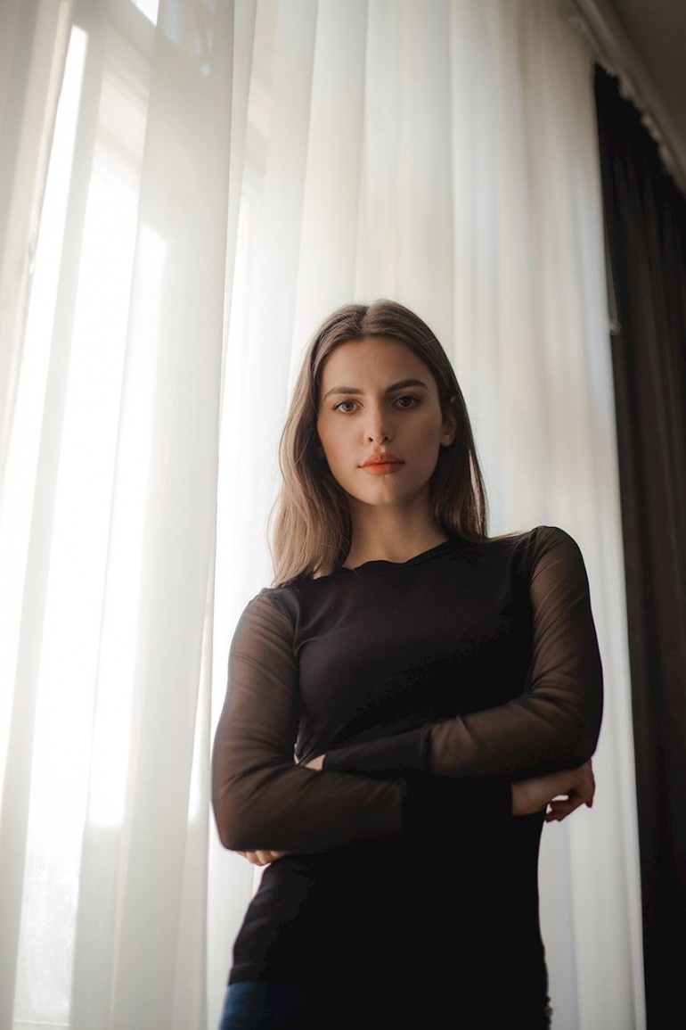 CM5295 Dopasowana bluzka z długim rękawem z siatki - czarna