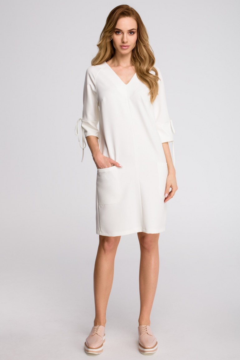 CM3627 Sukienka z kieszeniami i wiązaniem przy rękawach - ecru