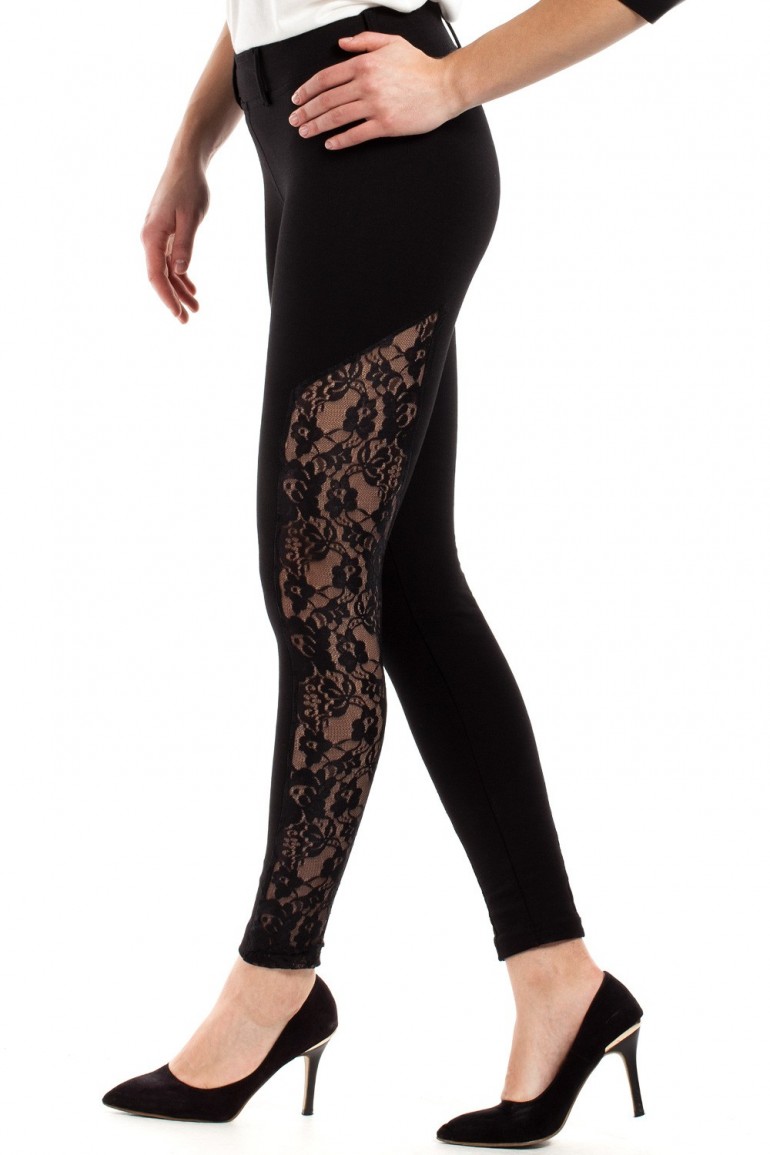 CM2230 Kobiece legginsy z koronkową wstawką na nogawce - czarne