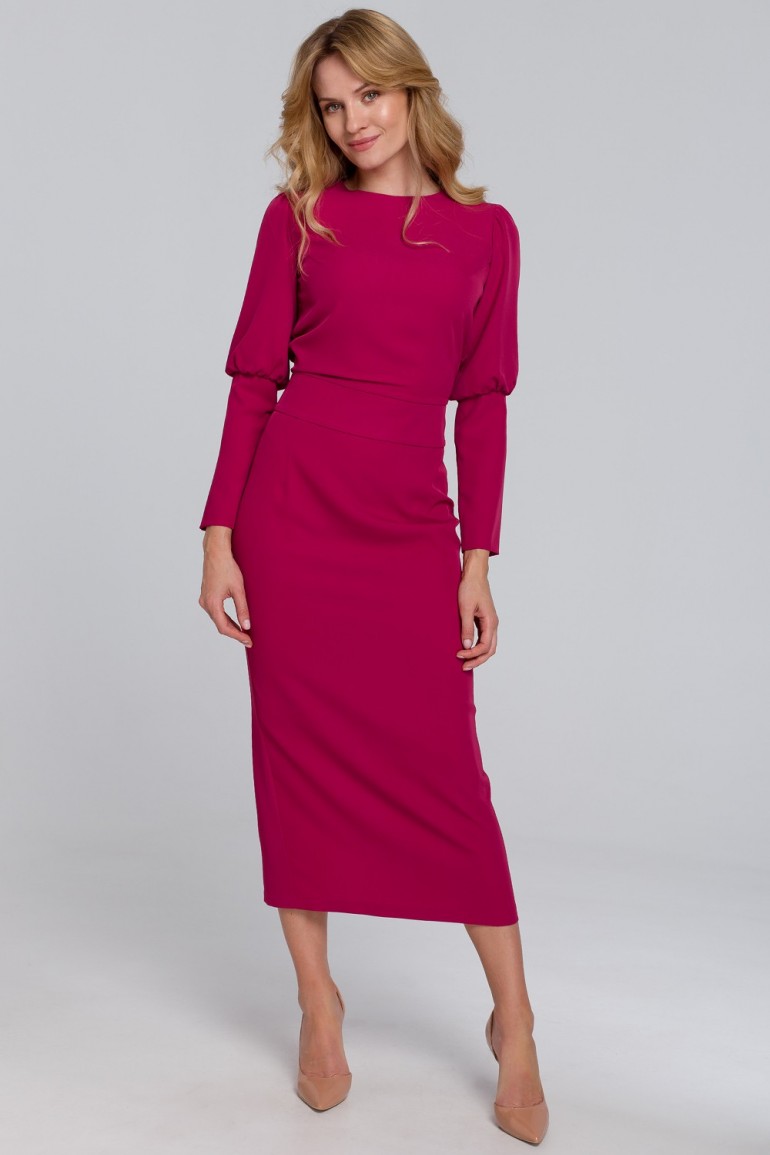 CM5456 Sukienka midi z wysokimi mankietami - śliwkowa