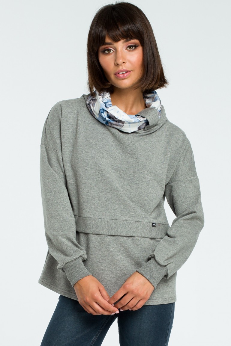 CM3798 Bluza z wysokim kołnierzem we wzór - szara