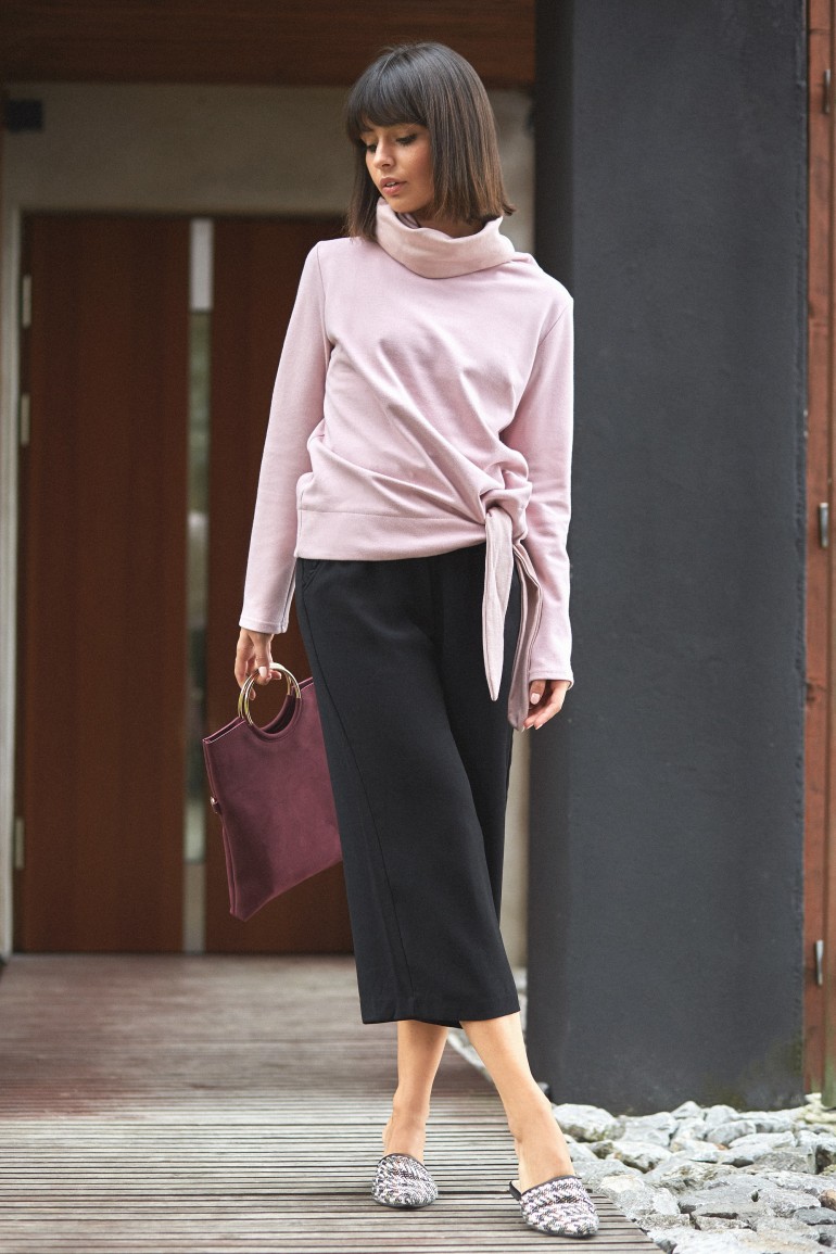 CM3799 Stylowa bluza z wiązaniem - pudrowa
