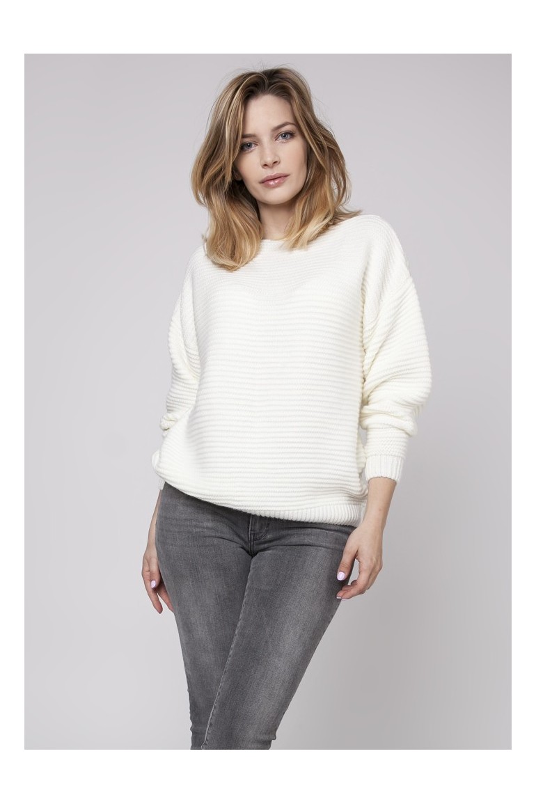 CM3870 Sweter oversize z dekoltem w łódkę - ecru