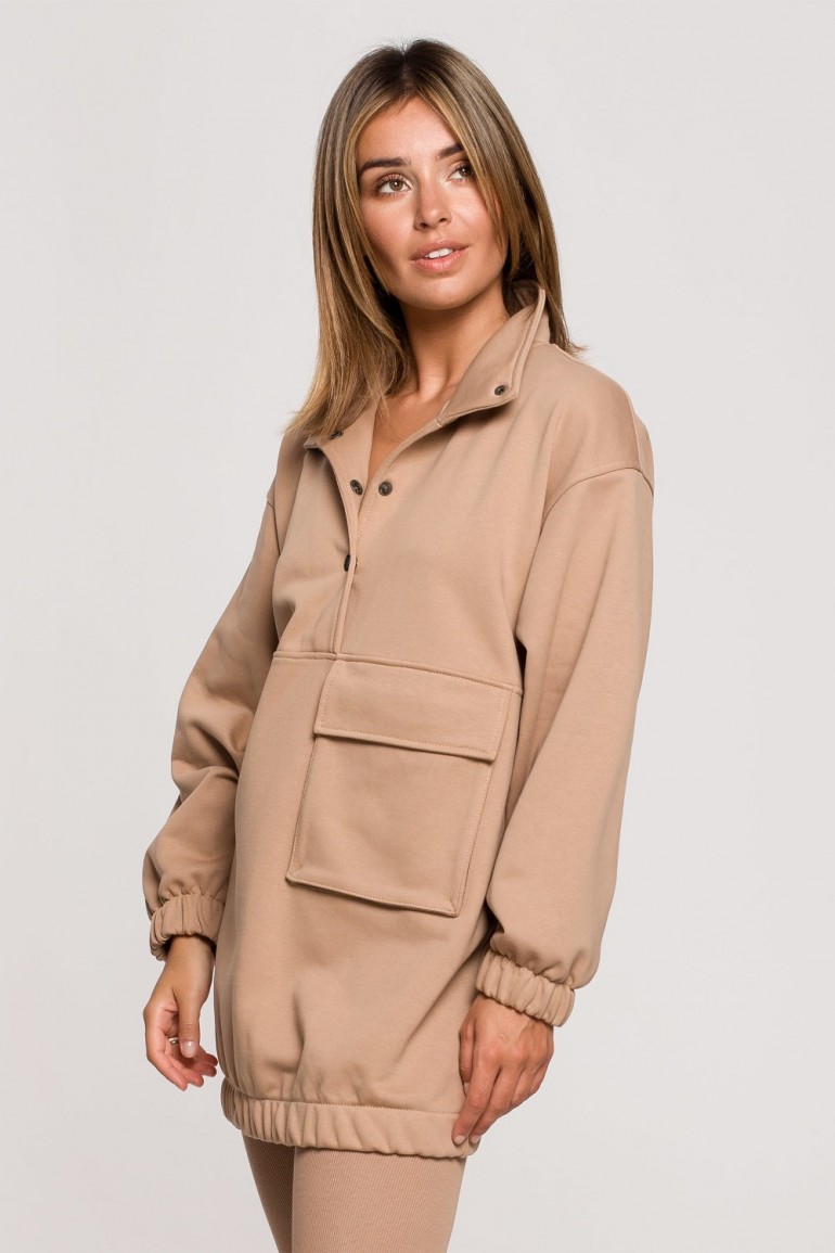 CM6199 Bluza - tunika z dużą kieszenią i napami - orzechowa