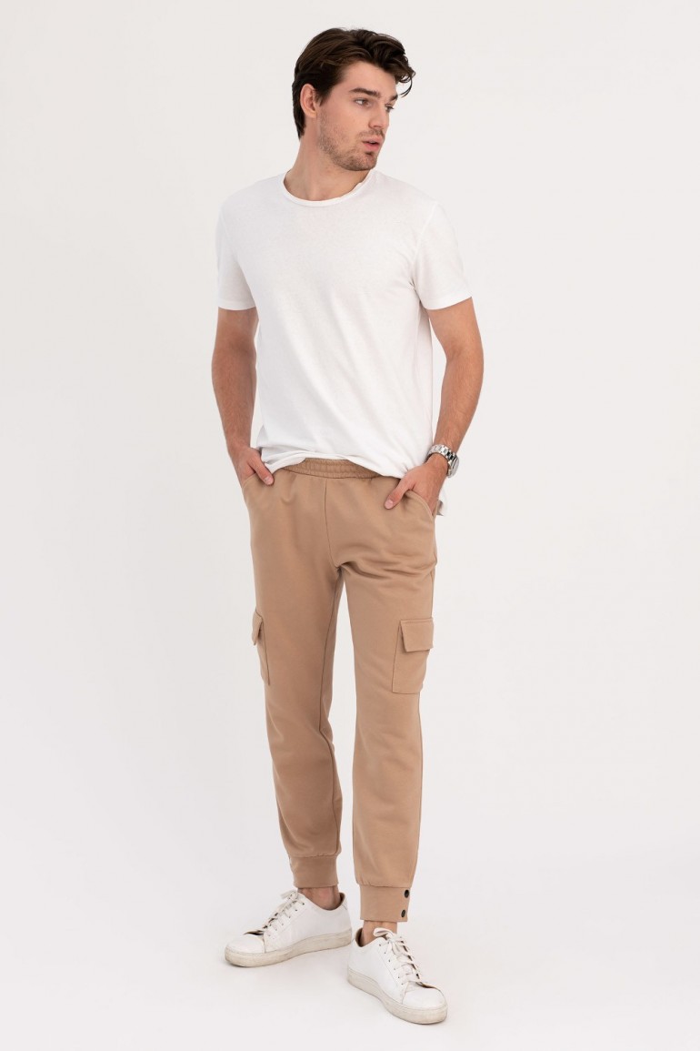 CM6217 Męskie spodnie cargo z kieszeniami i napkami - orzechowe