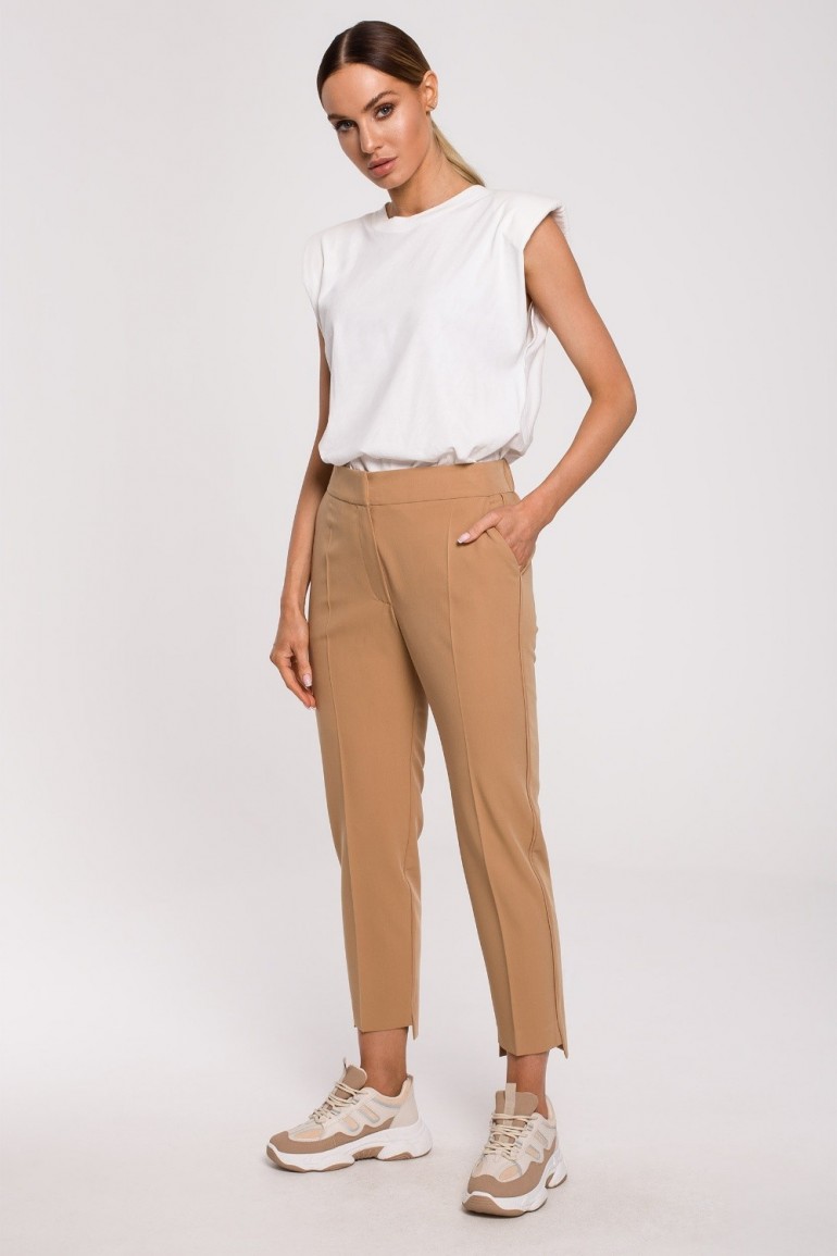 CM6220 Stylowe spodnie damskie na kant - kamelowe
