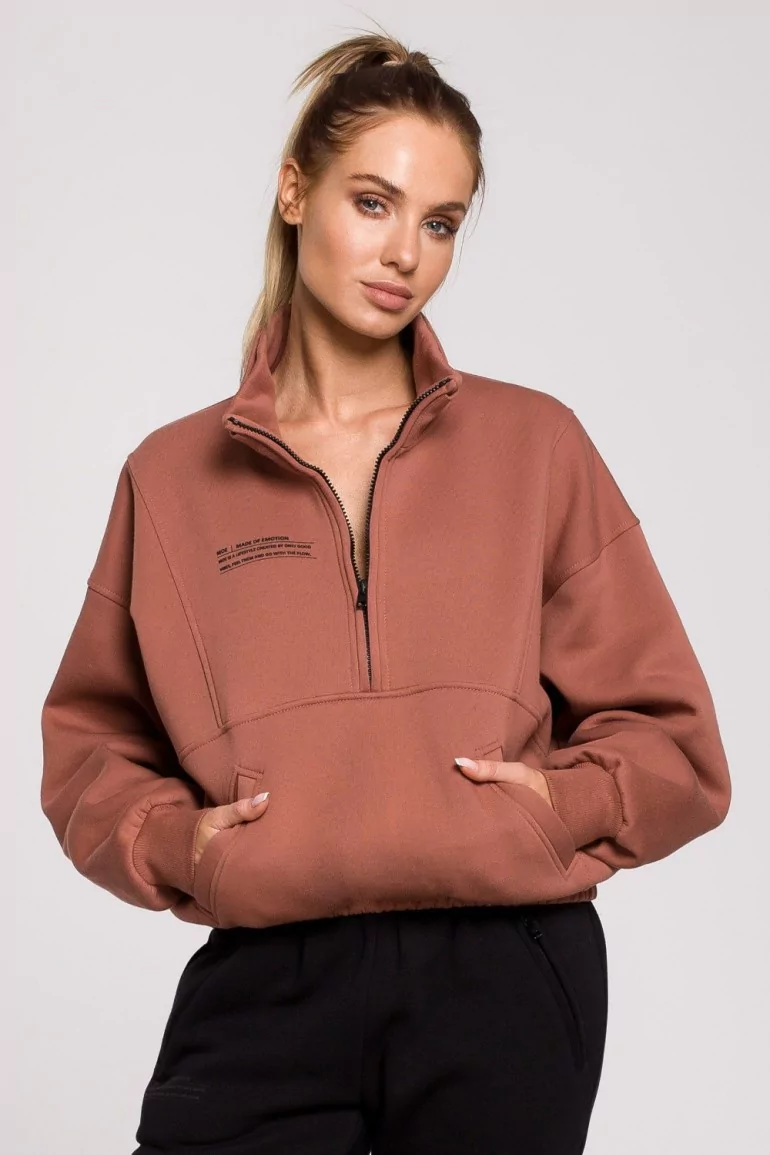 CM6233 Bluza z zasuwanym wysokim kołnierzem i nadrukiem - marsala