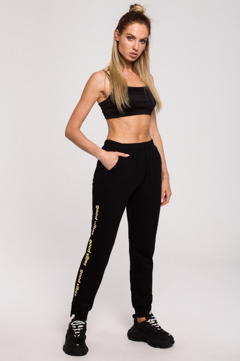 CM6238 Spodnie damskie z logo good vibes - czarne