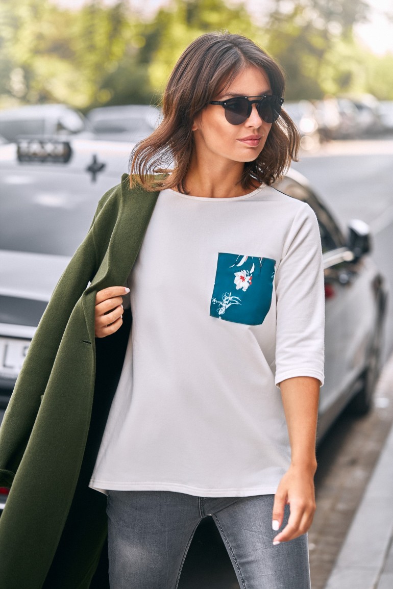 CM3992 Bluzka ze wstawkami w kwiaty - ecru