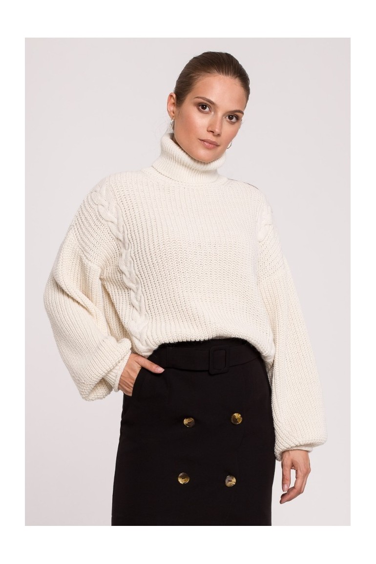 CM6283 Krótki sweter z golfem - kość słoniowa