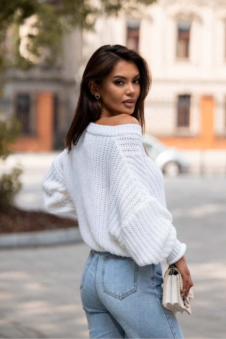 CM6462 Luźny sweter z dekoltem V - śmietankowy