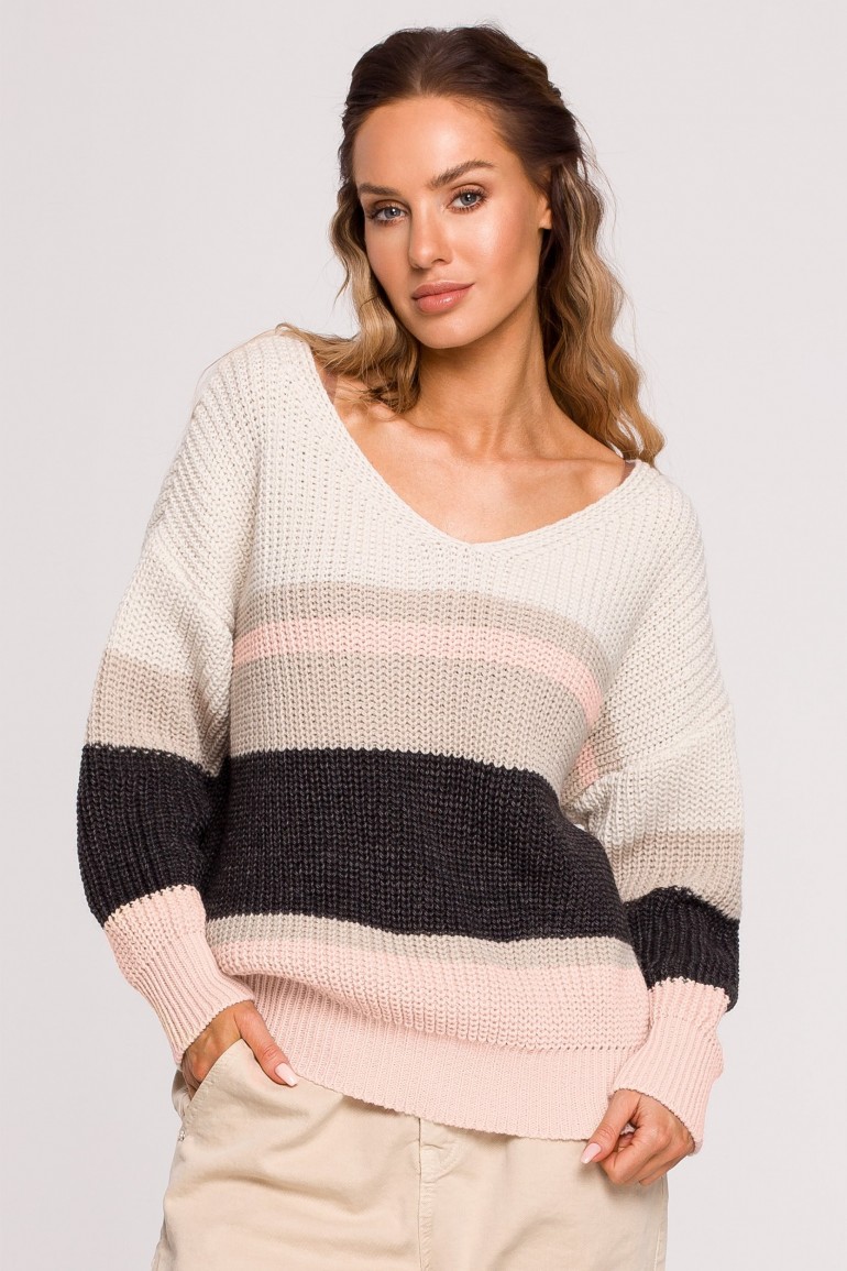 CM6544 Sweter oversize z dekoltem V - model 2