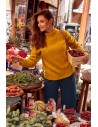 Krótki sweter o luźnym splocie - miodowy