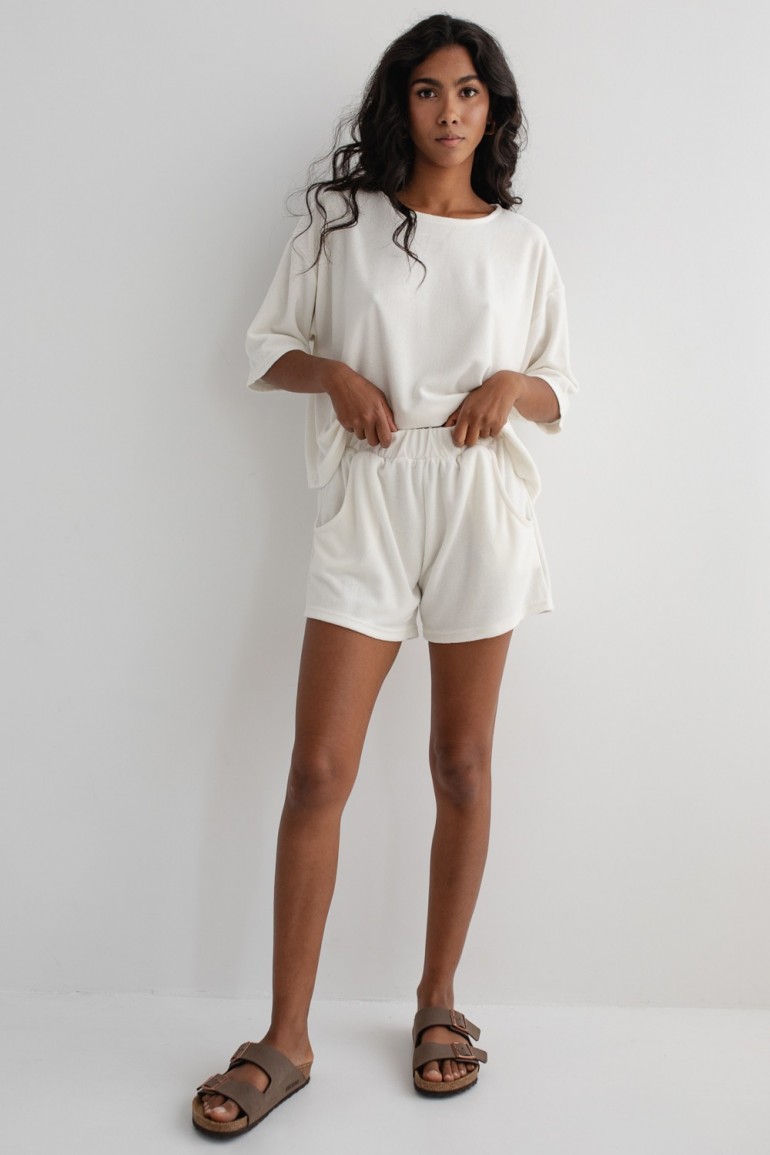 CM6733 Luźne szorty z dzianiny frotte - białe